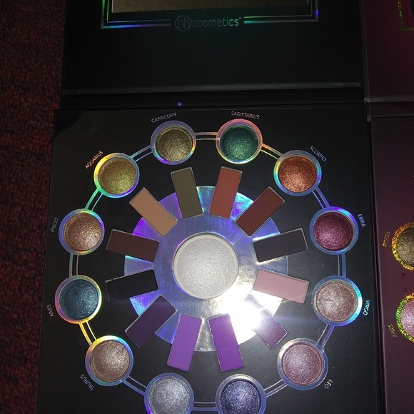 Zodiac eye shadow palettes - Picture 3 of 4